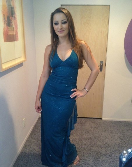 Милая и темпераментная брюнетка, познакомлюсь с мужчиной для приятных встреч Милая и темпераментная брюнетка, познакомлюсь с мужчиной для приятных встреч